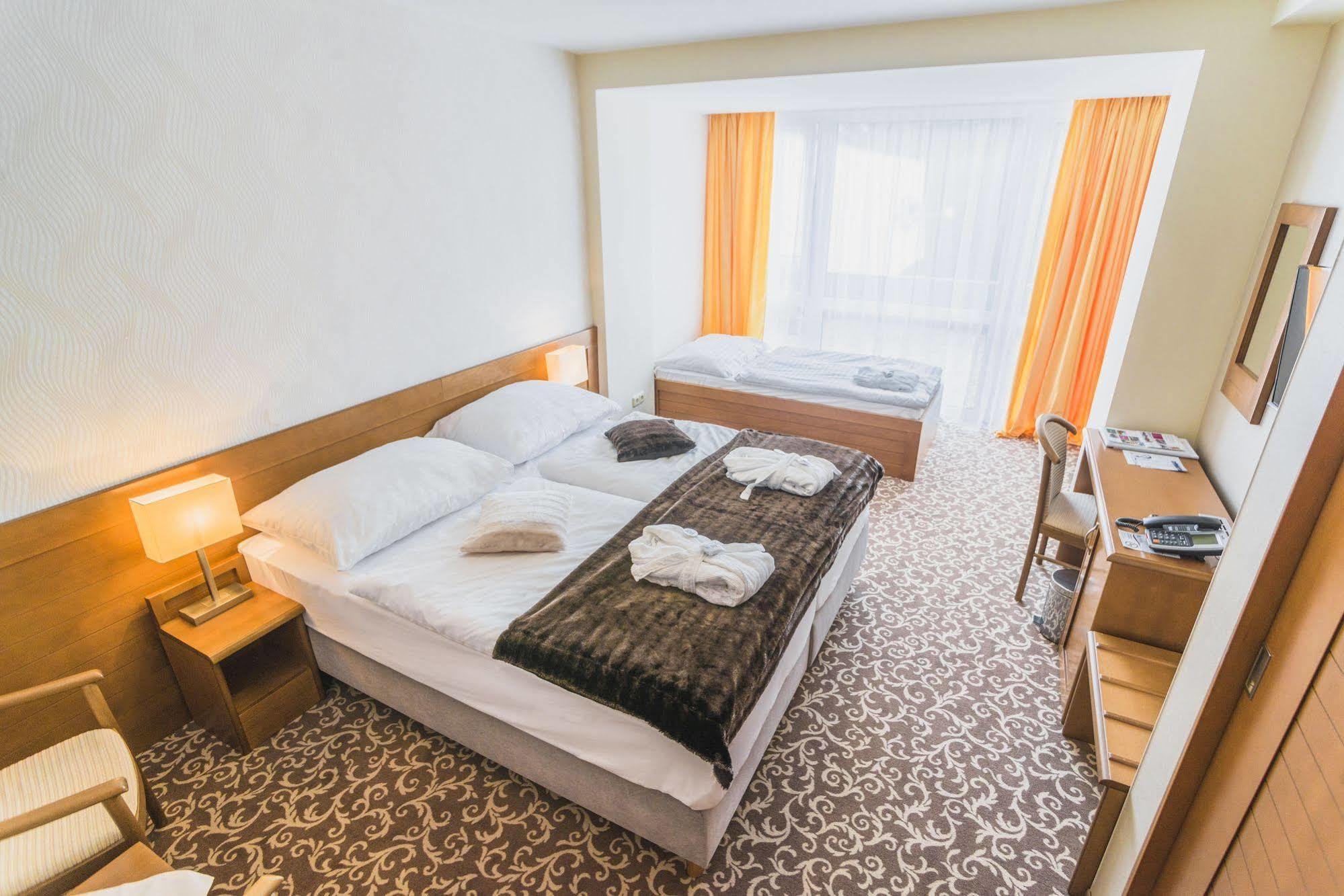 טטרנסקה לומניקה Kontakt Wellness Hotel מראה חיצוני תמונה
