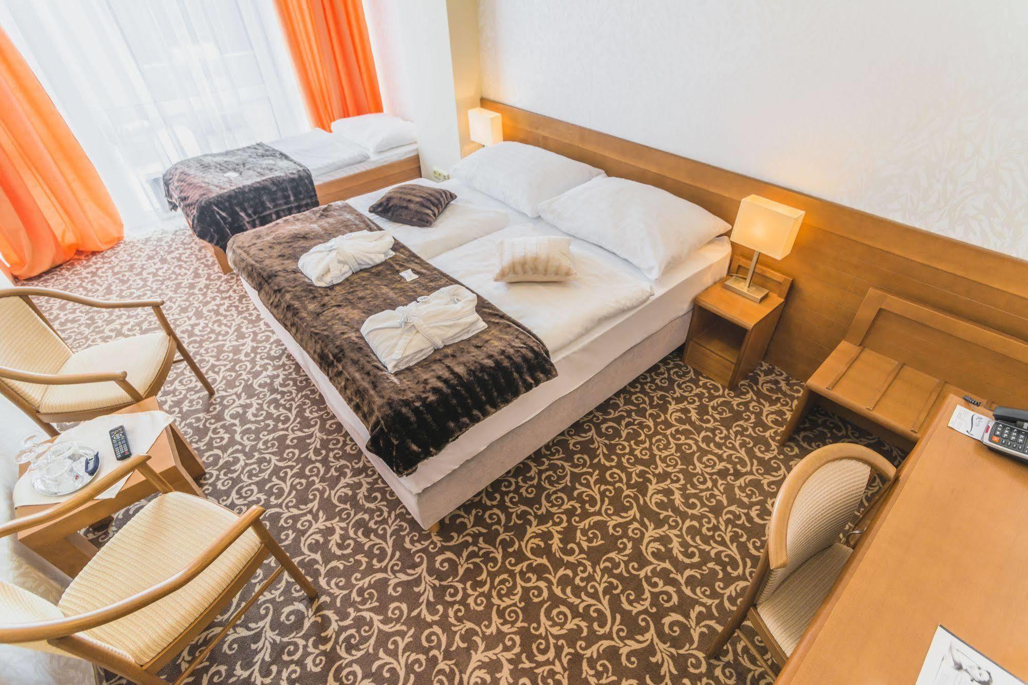 טטרנסקה לומניקה Kontakt Wellness Hotel מראה חיצוני תמונה