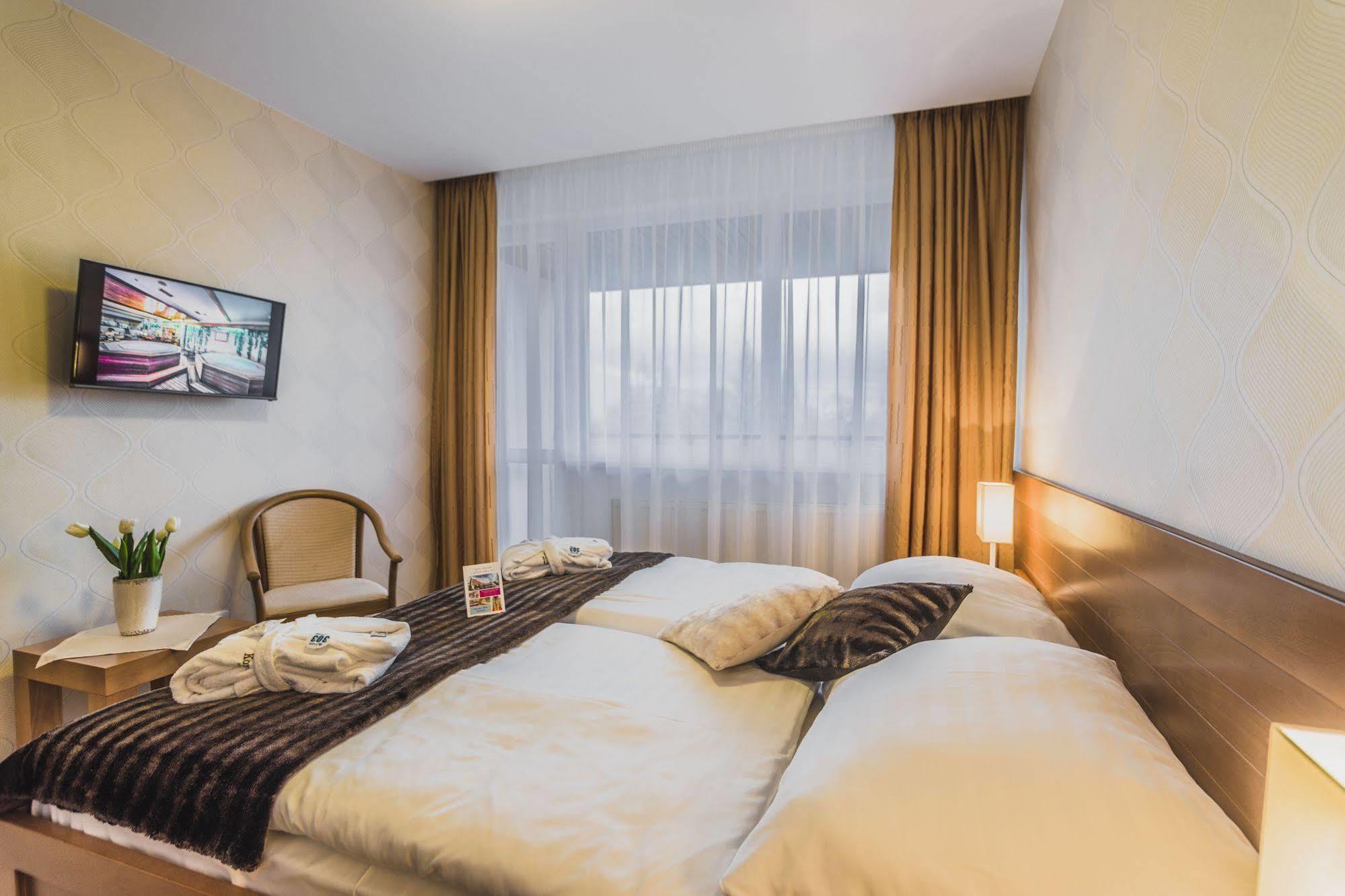 טטרנסקה לומניקה Kontakt Wellness Hotel מראה חיצוני תמונה