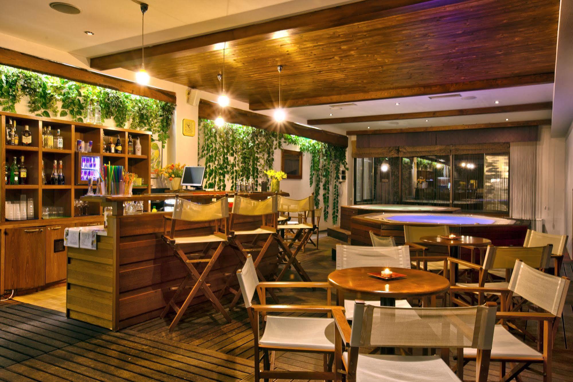 טטרנסקה לומניקה Kontakt Wellness Hotel מראה חיצוני תמונה